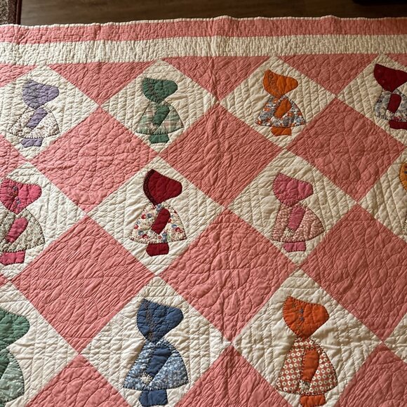 Vintage Sunbonnet Sue Quilt Pink & White Size 83 X 70 - Picture 4 of 10